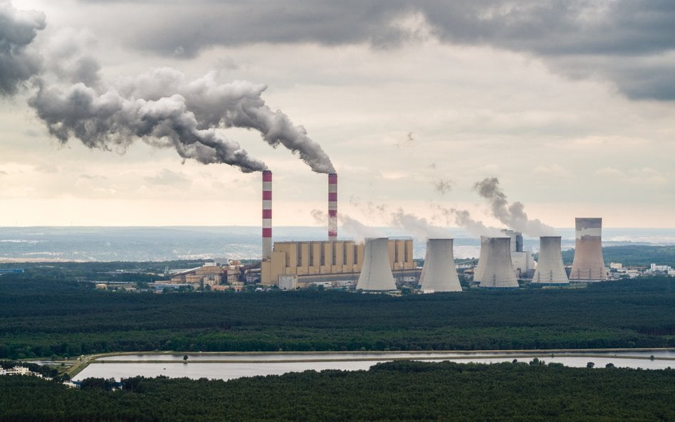 PGE chce zwolnienia elektrowni węglowych i gazowych z opłat za emisję CO2