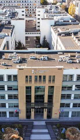 Uniwersytet SWPS działa w kilku miastach, ale to Warszawa pozostaje jego centrum ciężkości.