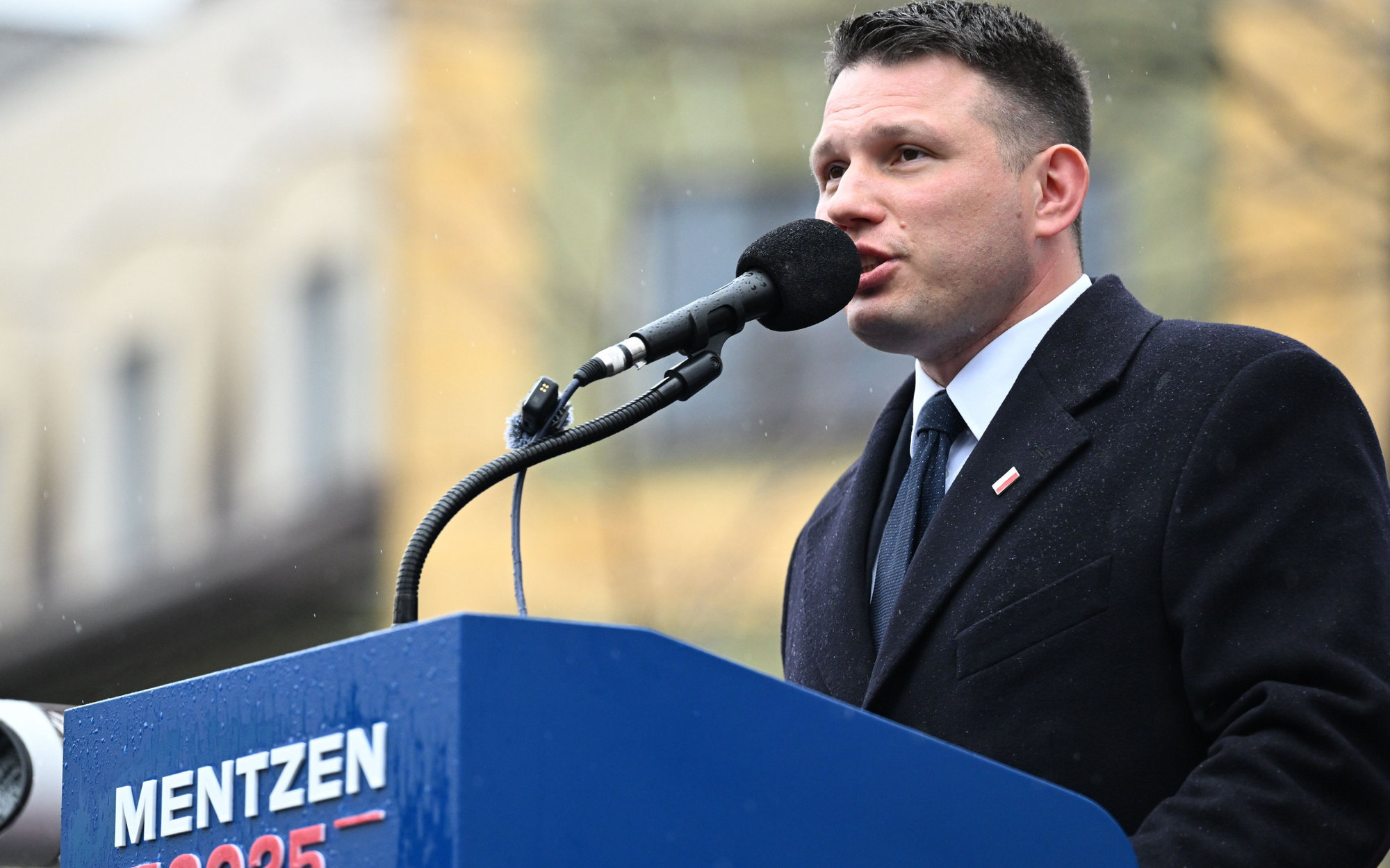 Nowy sondaż prezydencki: Sławomir Mentzen słabnie