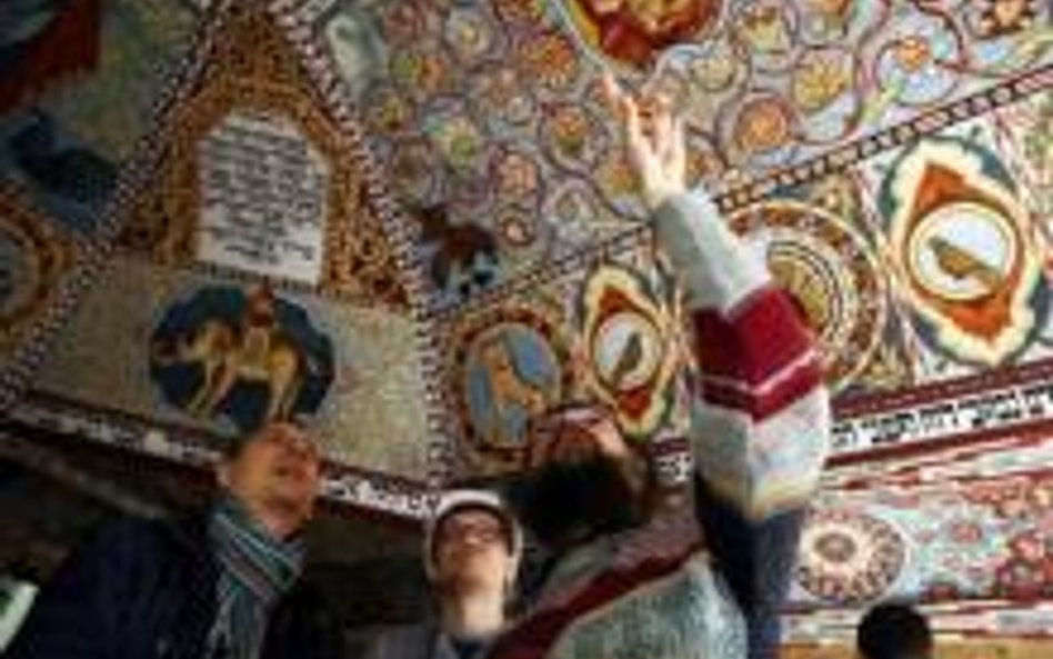 Zrekonstruowane sklepienie drewnianej synagogi w Gwoźdźcu w Muzeum Historii Żydów Polskich. Fot. PAP