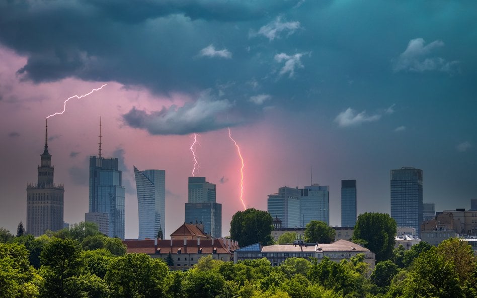 We wtorek będzie ciepło do 26 stopni i burzowo. Nowe ostrzeżenia IMGW