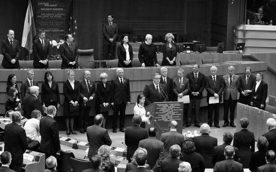 Eurodeputowani spieszą do Polski