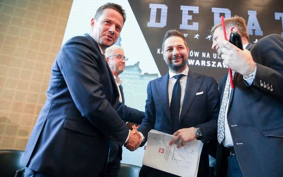 W stolicy Rafał Trzaskowski (z lewej) pokonał w I turze pokonał Patryka Jakiego.