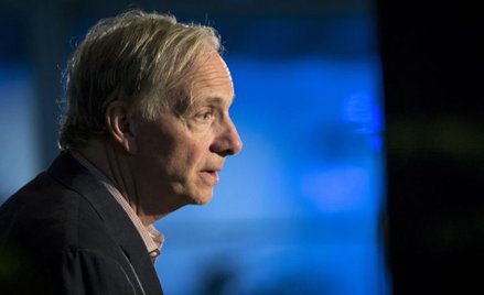 Blednie gwiazda Raya Dalio, ważny klient niezadowolony