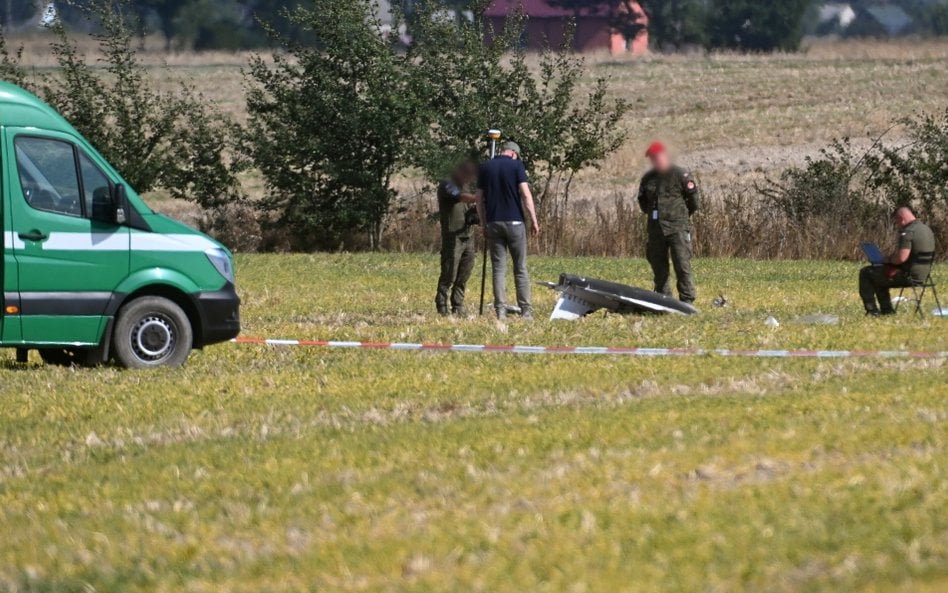 Drony, które wtargnęły do Polski i innych krajów, są zarówno zagrożeniem fizycznym, jak i częścią wo