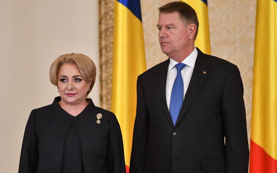 Prezydent Klaus Iohannis i politycy socjaldemokratycznej PSD, w tym premier Viorica Dancila, prawie 