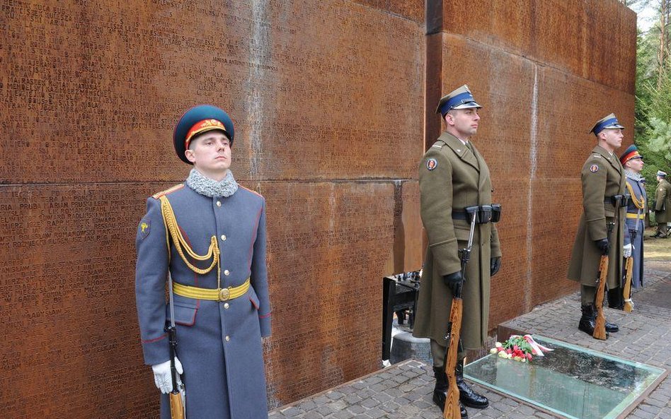 PiS jak sowieccy barbarzyńcy?