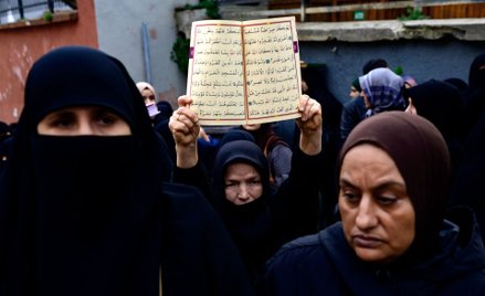 Demonstracja pod konsulatem generalnym Szwecji w Stambule