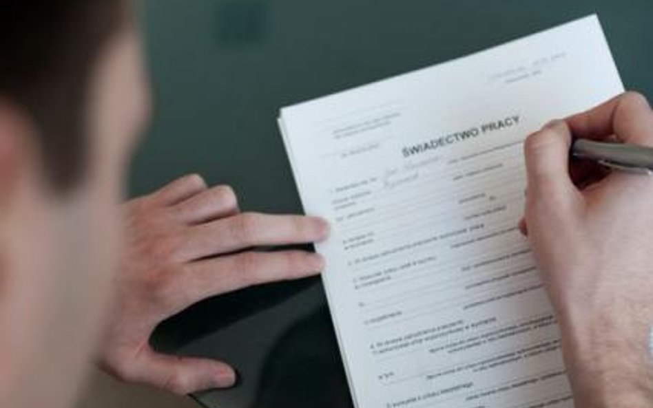Przy przejęciu nie wystawiamy świadectwa pracy