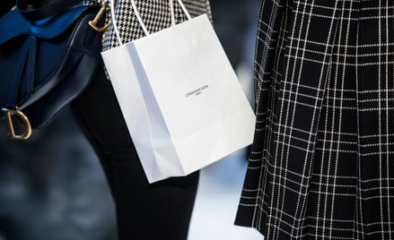 Marki luksusowe muszą odejść od „zwyczajnej” estetyki spod znaku „cichego luksusu” i wrócić do bardz