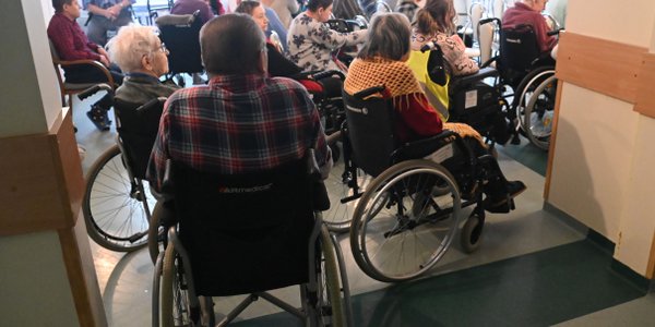 Koszty pobytu w DPS rozłożą się na więcej osób. Niekoniecznie z rodziny