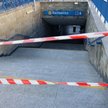 Zamknięta wejście na stację metra M1 Racławicka w Warszawie