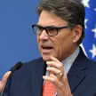 Amerykański sekretarz ds. energetyki Rick Perry zaś powiedział „tak" pytany, czy USA mogą wprowadzić