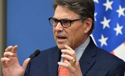 Amerykański sekretarz ds. energetyki Rick Perry zaś powiedział „tak" pytany, czy USA mogą wprowadzić