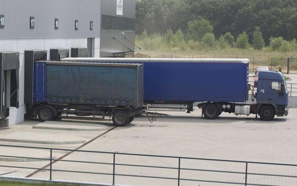 Spółce cywilnej nie wystarczy jedno zezwolenie transportowe