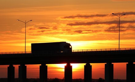 Usługi transgraniczne pod presją zacieśniania regulacji migracyjnych