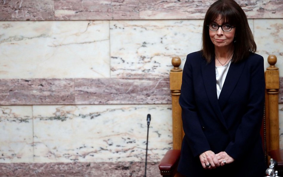 Nowa prezydent Grecji zaprzysiężona. Bez uścisków dłoni