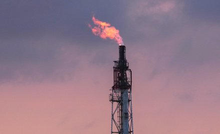 Na rynkach ropy duże spadki cen. USA wstrzymują się z atakowaniem Iranu