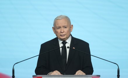 Prezes Prawa i Sprawiedliwości Jarosław Kaczyński podczas konferencji prasowej w siedzibie Prawa i S