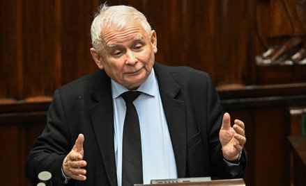 Prezes PiS Jarosław Kaczyński na sali sejmowej podczas posiedzenia inaugurującego X kadencję izby