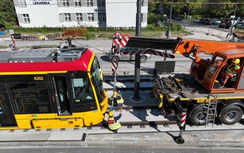 Pierwszy tramwaj na trasie na Stegny