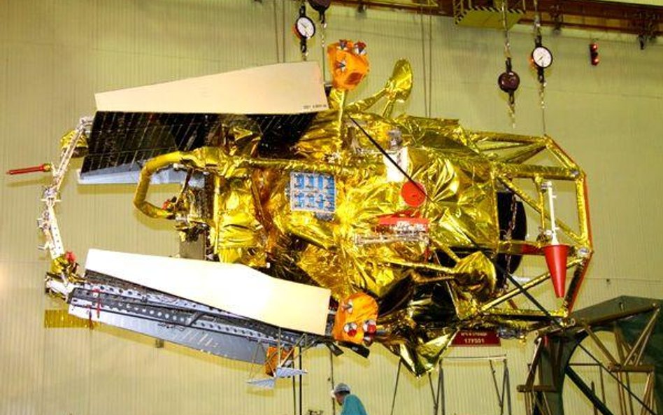 Marsjański próbnik Fobos-Grunt przed wypuszczeniem w kosmos