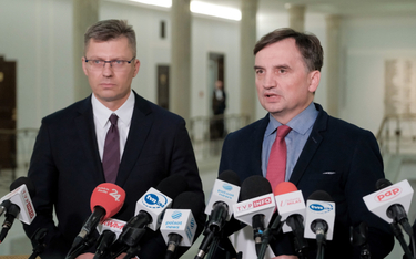 Minister sprawiedliwości, prokurator generalny Zbigniew Ziobro oraz wiceminister sprawiedliwości Mar