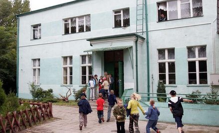 Zamkną 400 szkół