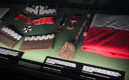 Głównymi bohaterami są żołnierze, którzy wzięli udział w bitwie