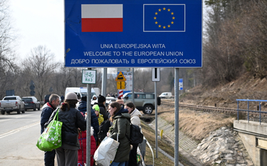 Uchodźcy z Ukrainy na przejściu granicznym w Krościenku