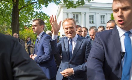 Zuzanna Dąbrowska: Tusk myli tropy w okolicach Wiejskiej