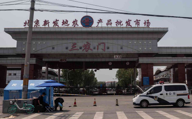 Pekin: 249 zakażeń związanych z ogniskiem wirusa na targu