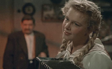 Łarisa Kronberg w filmie "Gwiazdy na skrzydłach" z 1955 rooku