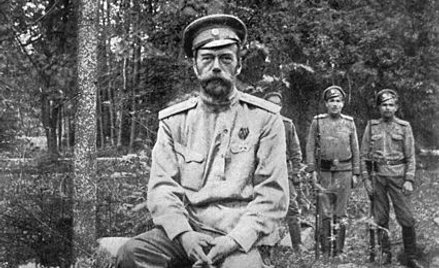 Gari Kasparow składa na Twitterze życzenia i cytuje cara