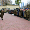 Generał Jerzy Michałowski w środku