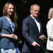 Premier Donald Tusk (C) oraz minister rodziny, pracy i polityki społecznej Agnieszka Dziemianowicz-B