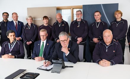 Premier Wielkiej Brytanii Keir Starmer w czasie telefonicznej rozmowy z amerykańskim prezydentem Don