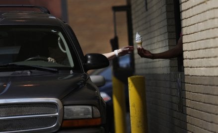 McDonald's zatrudniał dzieci: 10-latek nocą w okienku drive-thru