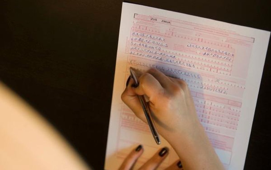 Zamiast paska z pensją szef daje ZUS RMUA