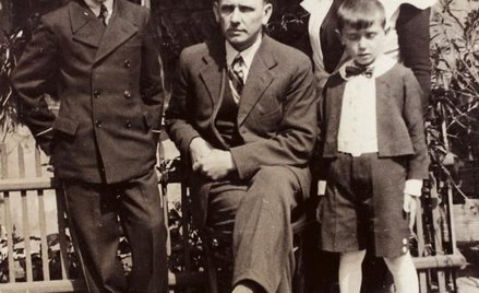 15-letni Tadeusz Gajcy z rodzicami i bratem