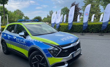 W związku z awarią delegaci zaczęli głosować przez podnoszenie mandatów, a głosy liczyli sekretarze 