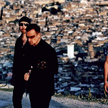 U2 (od lewej): Adam Clayton (gitara basowa), The Edge (gitara, instrumenty klawiszowe, drugi głos), 