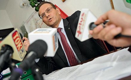 Windą do kariery Eugeniusza Kłopotka okazał się sport. Przyszły poseł grał w piłkę ręczną, biegał w 