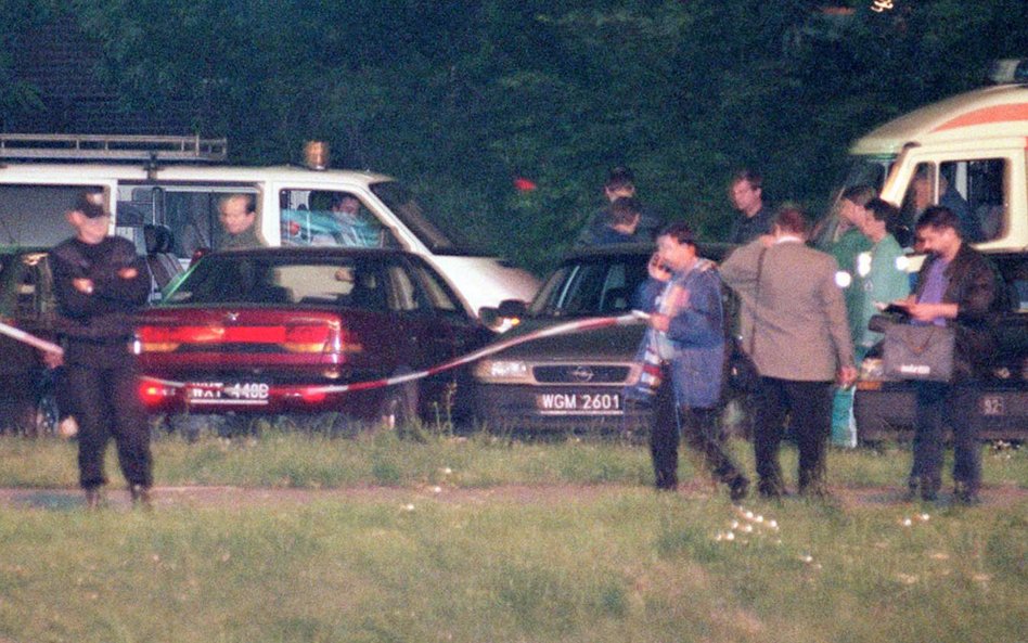 Gen. Marek Papała został zastrzelony 25 czerwca 1998 r. w Warszawie na parkingu pod blokiem, w który