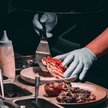 Kolacje w pustych hotelach: tak restauracje walczą w pandemii