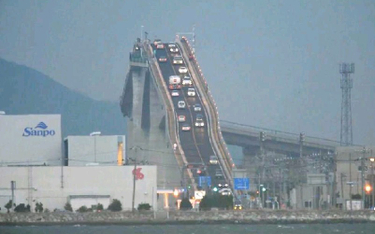 Niezwykły most Eshima Ohashi w południowej Japonii