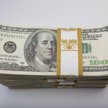 Mocniejszy dolar przyćmił nieco blask metali szlachetnych