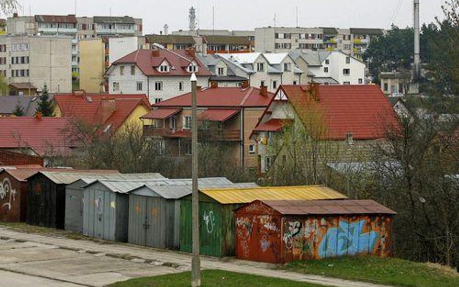 Czyj jest garaż postawiony na cudzym gruncie?