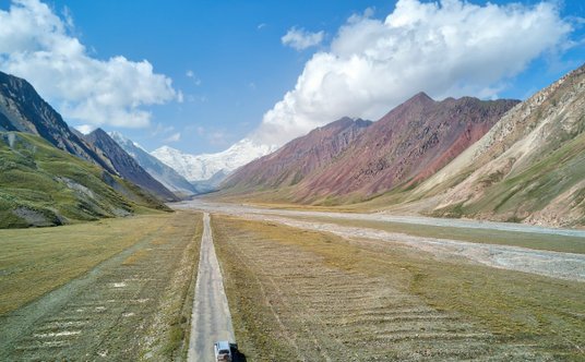 "Przełęcz KizyłArt, Kirgistan."