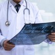 W ciągu dwóch miesięcy lekarz-rekordzista wystawił w szpitalu w Ciechanowie faktury łącznie na 574 t